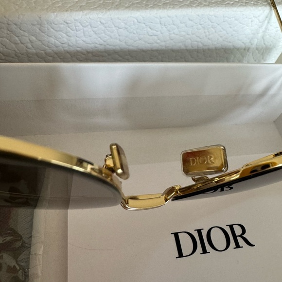🎈 DIOR Aviator - Picture 9 of 9